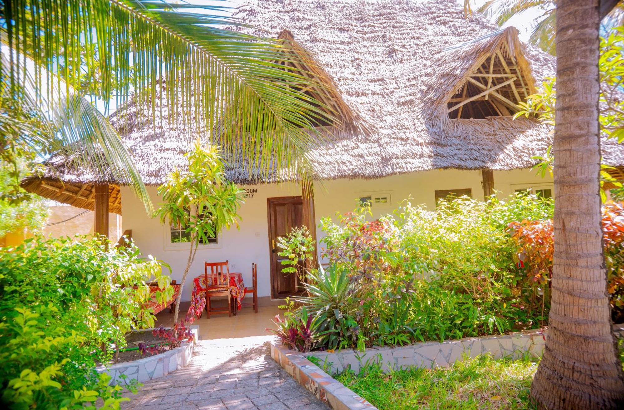 Baraka Beach Bungalows Nungwi Esterno foto
